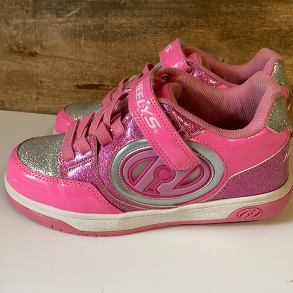 Heely’s - Picture 3 of 5